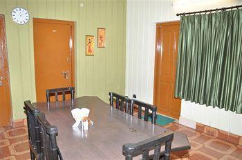 Indus Residency Hotel 2*