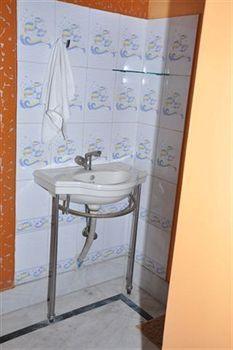 Hotel Indus Residency 2*